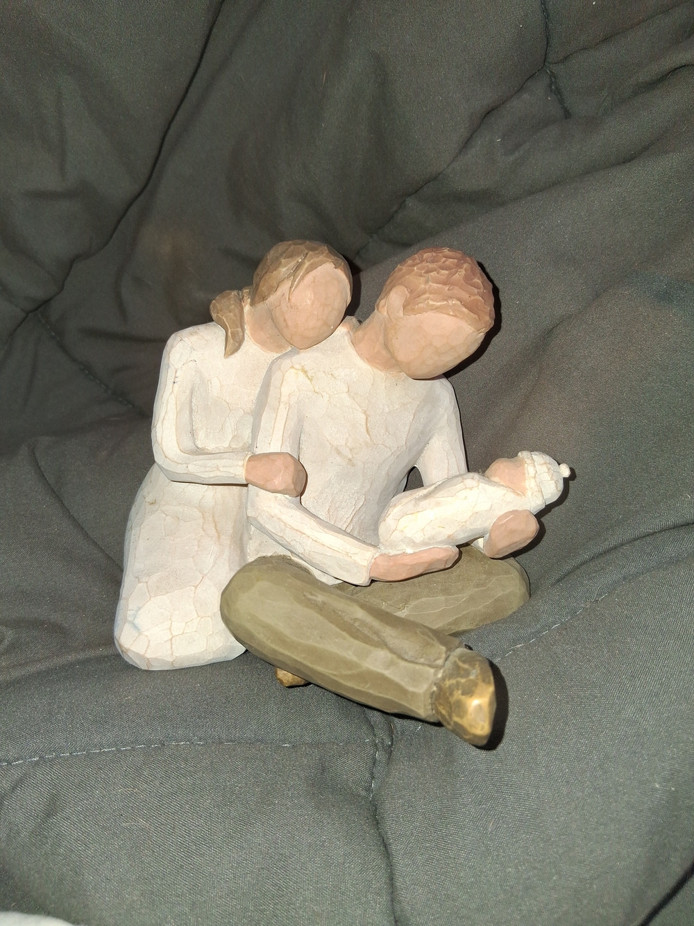 New Life 2000 Willow Tree Neutral Toned Family Figurine (cream, tan, brown)